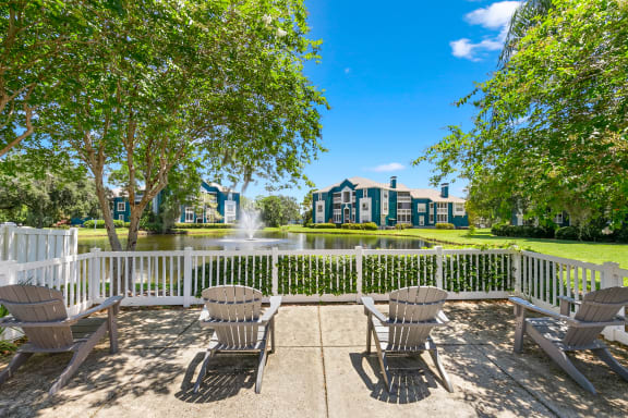 Sundeck Overlooking The Pond & Fountain With A
