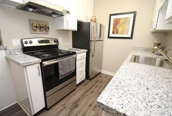 Kitchen with appliances l  Aspire Sacramento Apartments