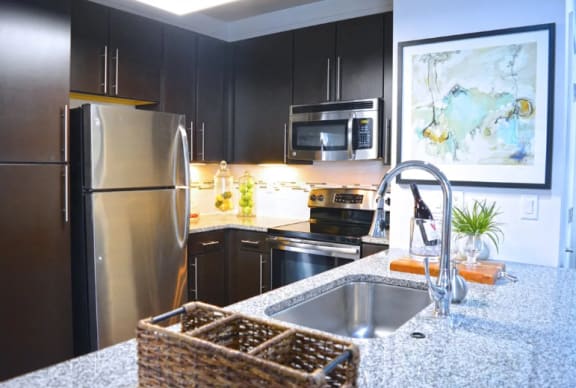 Fully Equipped Kitchen at Vanguard Crossing Apartments