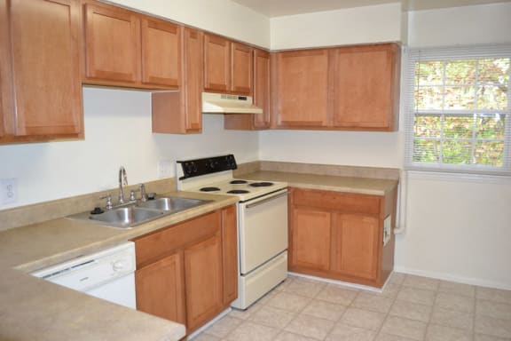 Kitchen in North Raleigh Rental at Montecito West, Raleigh, NC, 27609