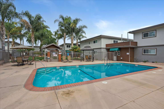 Swimming Pool With Relaxing Sundecks at Somerset Place, Mountain View, 94043