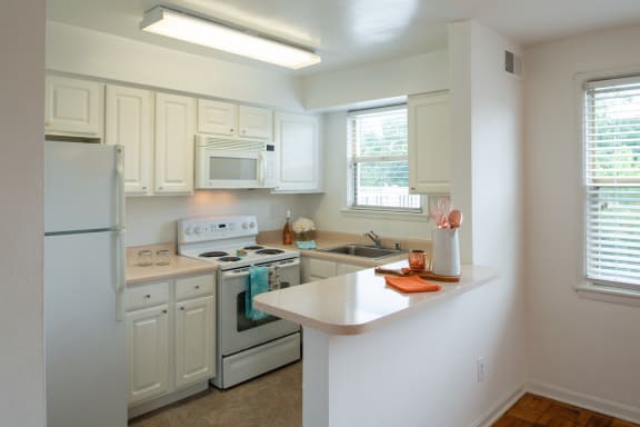 Fully Equipped Kitchen at Park Georgetown, Virginia