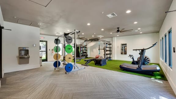 Fitness Center at Knox Allen Station Apartments in Allen, TX