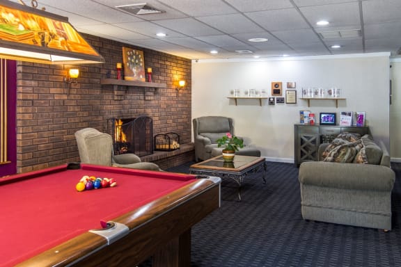 Game room  - Hampton in Highland Apartments
