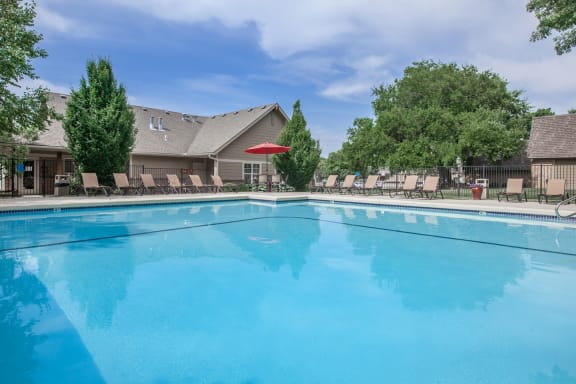 Pet Friendly Overland Park Apartments Preston Court