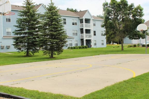 basketball court at The Meadows of Coon Rapids apartments