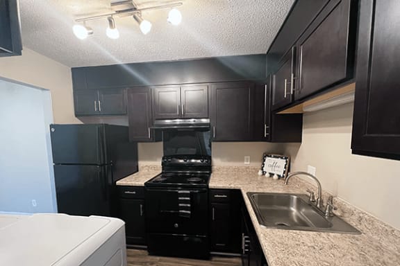 Apartment with spacious updated kitchen at Colony Village