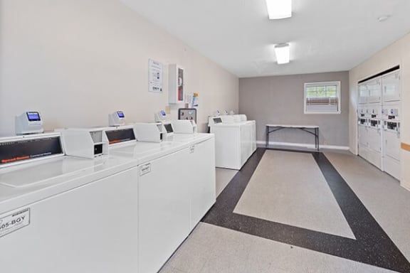 On-Site Laundry Facility at Huntley Ridge Clarksville Apartments