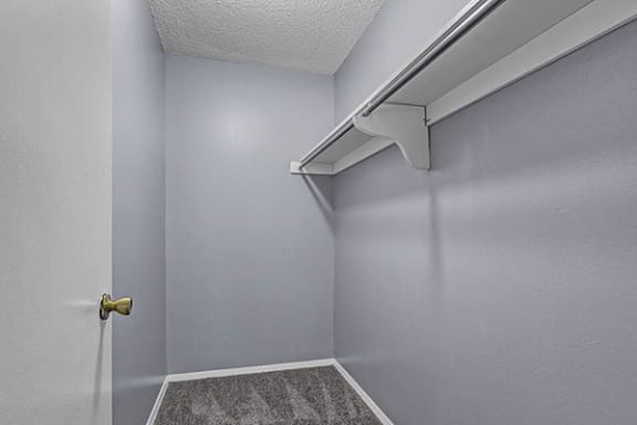 Mr Carmel Apartments with walk-in closets, very spacious