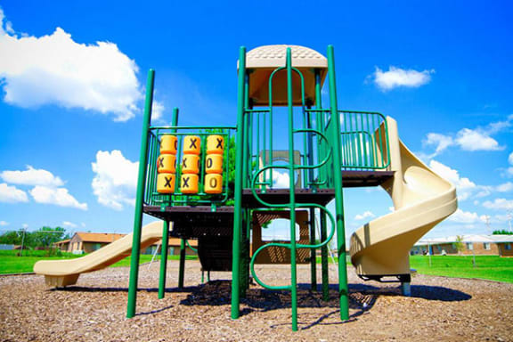playground at pine run townhomes