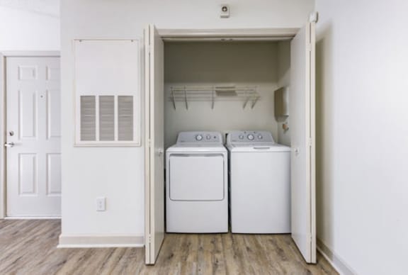 in unit washer/dryer apts in Fayetteville NC