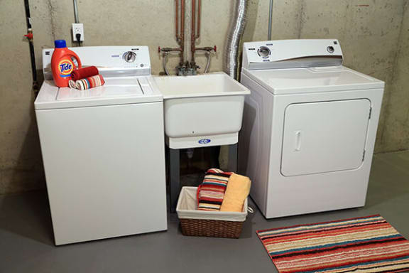 apartment washer dryer amenity