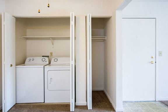 Washer/Dryer In Apartment at Creekside Square Apartments, Indianapolis