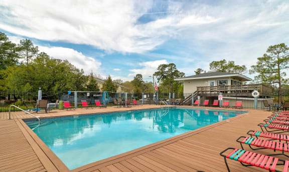 Outdoor Pool and Sundeck at River Crossing Apartments, Thunderbolt