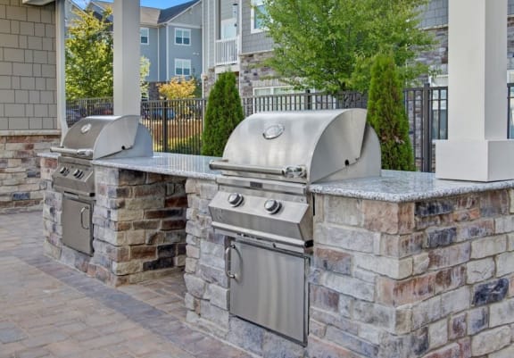 Grilling Station, York Woods at Lake Murray Apartment Homes, 29212