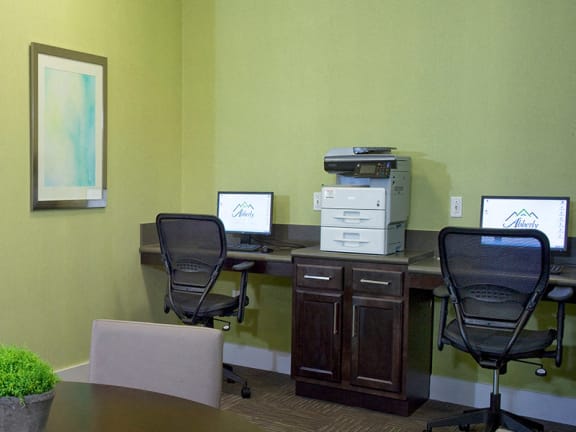 Shared Work Space at Abberly Crest Apartment Homes by HHHunt, Maryland, 20653