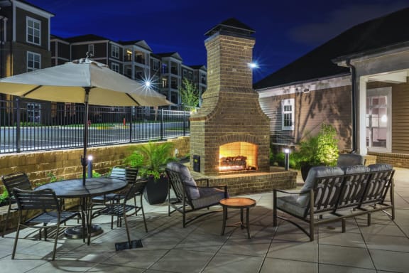 Courtyard with Ample Sitting at Abberly at Southpoint Apartment Homes, Fredericksburg, Virginia