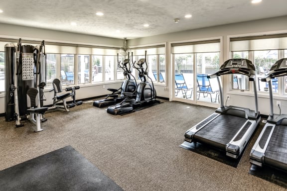Fitness Center With Modern Equipment at The Falgrove, Omaha