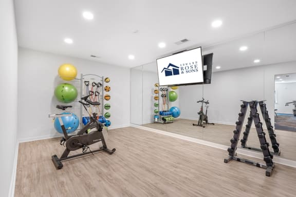 the gym at the preserve at great pond apartments in windsor, ct