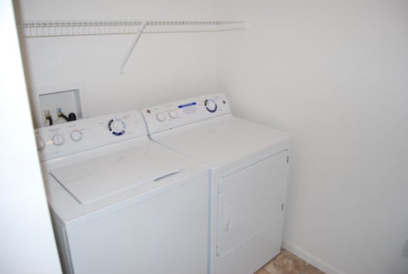 Full-Size Washer and Dryer at Fieldstream Apartment Homes in Ankeny, Iowa