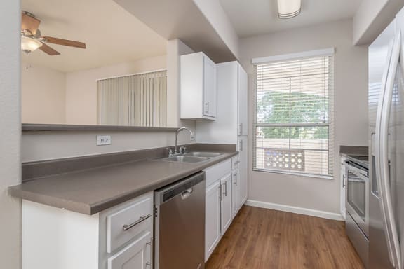 Arrowhead Landing Apartments - Upgraded kitchen in select units