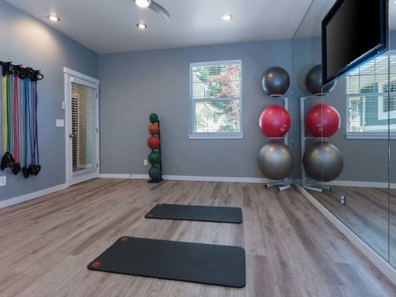 Gym area at Echo Ridge Apartments, Snoqualmie, WA