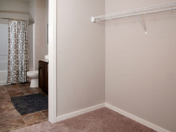 Luxury Apartments Blaine MN. with Spa Baths and Walk-In Closets--Berkshire Central Apartments, 55434