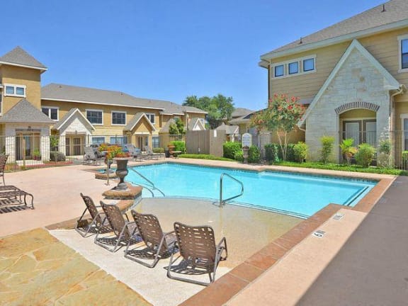 townhomes with swimming pool