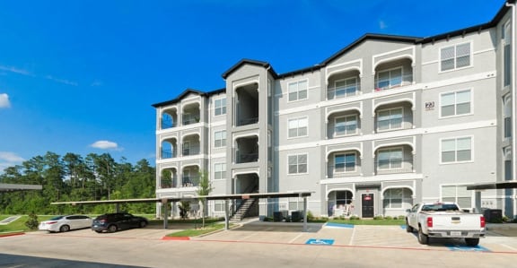 One to Four Bedroom Stunning Townhomes & Apartments at Mansions Woodland, Conroe, TX, 77384