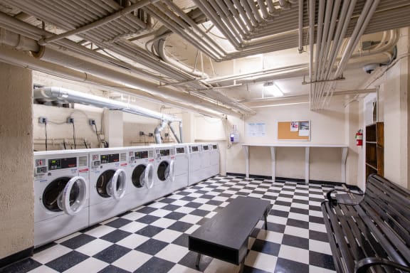 Spacious Laundry Room at Barclay