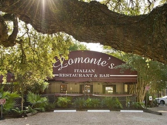 Domain by Windsor,1755 Crescent Plaza, TX 77077 Shopping, Dining and Entertainment Within 1 Mile Radius