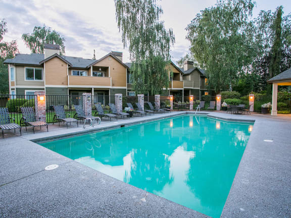 Seasonal Heated Swimming Pools at Apartments for Rent Near Portland