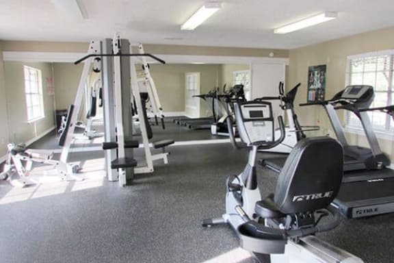 apartment fitness center amenity