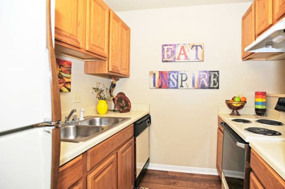 Efficient Appliances In Kitchen at Summit Ridge Apartments, Texas
