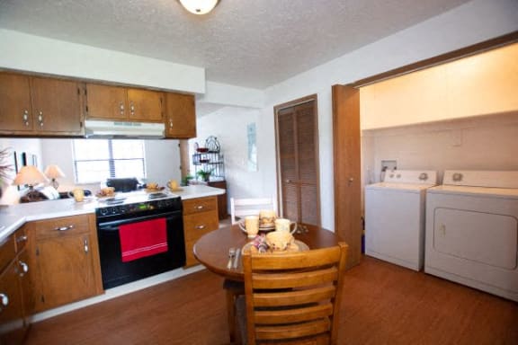 All Electric Kitchen at Sandstone Court Apartments, Greenwood, IN, 46142