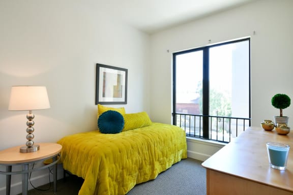 Thumbnail 15 of 16 - Second Bedroom