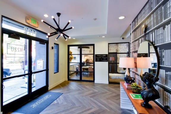 Thumbnail 3 of 16 - Entryway