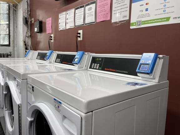 Laundry Room at 1033 W Loyola, Illinois, 60626