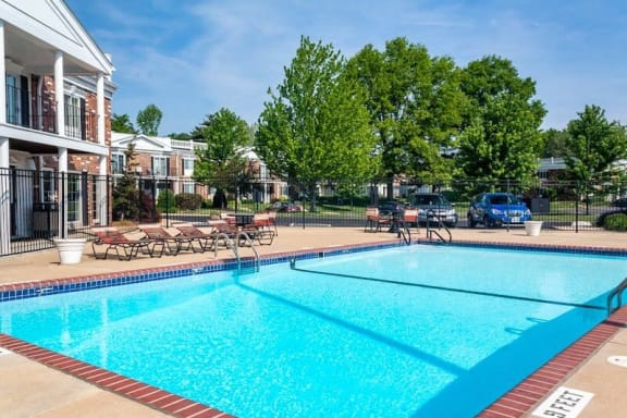 swimming pool at Heritage Estates apartments