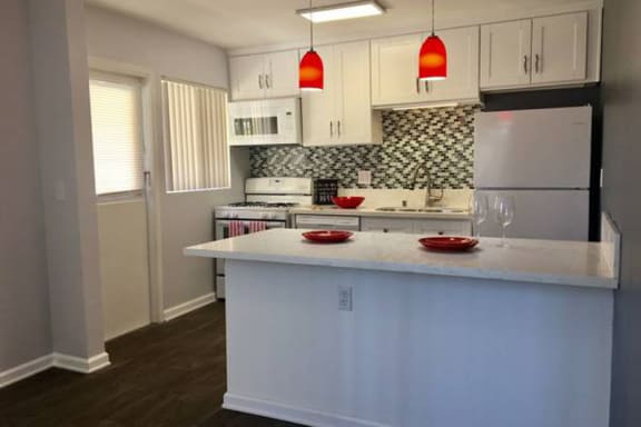 Thumbnail 9 of 30 - White Appliances at Marine View Apartments, San Pedro, California