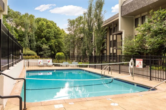 Lounge Swimming Pools With Cabana at The Tarnhill, Minnesota