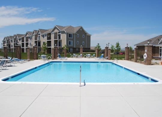 Champaign Apartments | Hunters Pond Apartment Homes