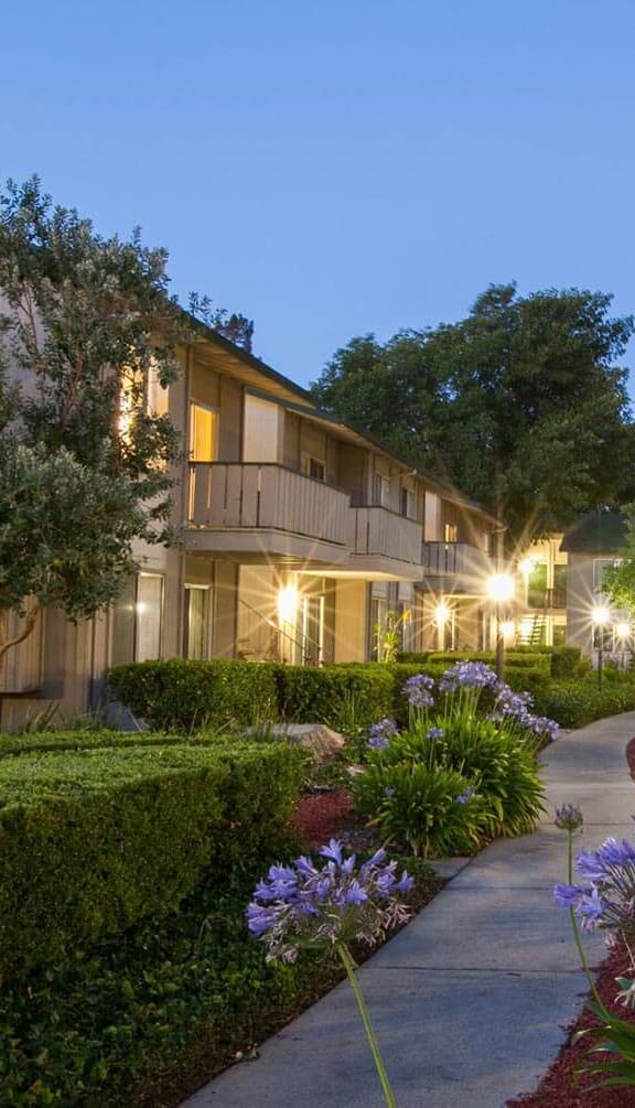 Courtyard With Flowers at Appletree Apartments, California
