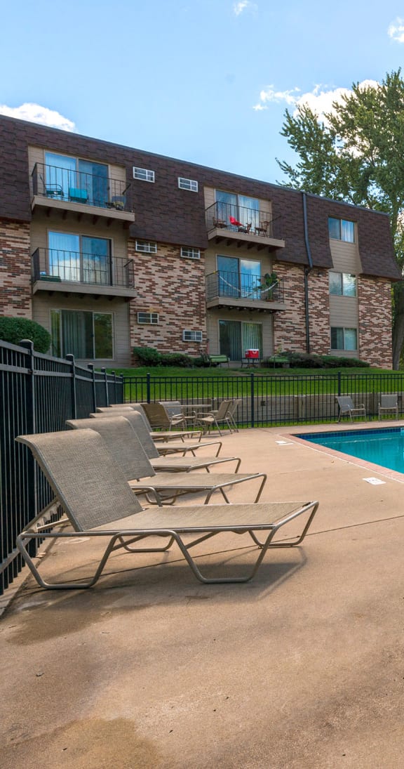 Silver Ridge Apartments in Maplewood, MN