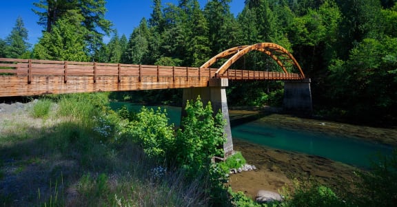 Sutherlin, OR Falcon Ridge Apartments landscape landscape bridge Sutherlin, OR Falcon Ridge Apartments landscape landscape bridge