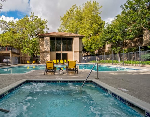 Relaxing Swimming Pool at Wilbur Oaks Apartments, Thousand Oaks