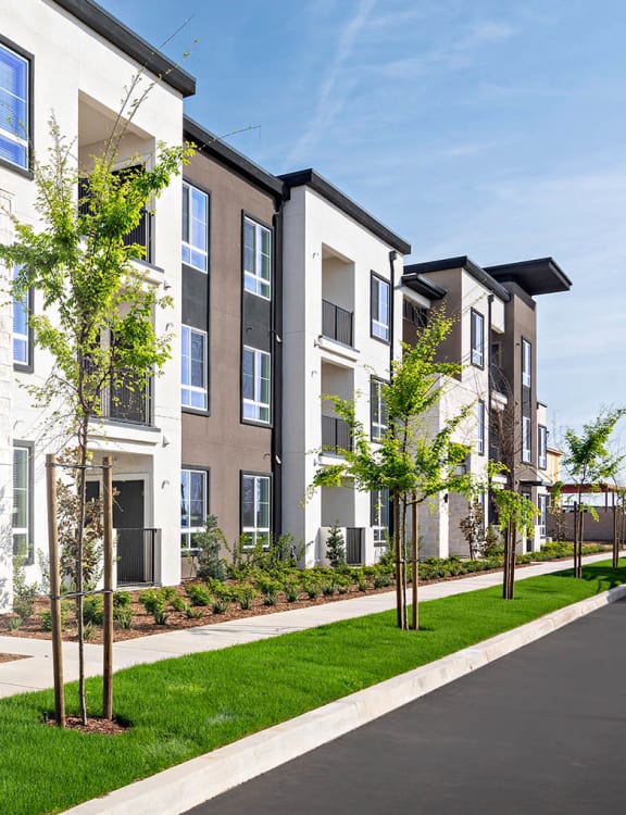 the residences at the row luxury apartments in fresno ca