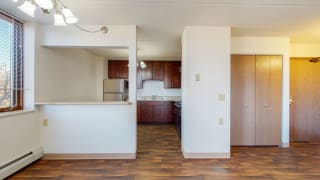 English - 1 bedroom - Upgraded kitchen and flooring package