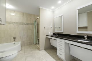 Kellogg Square Apartments in St. Paul, MN 2 Bedroom plus Den, 2 Bathroom Apartment Bathroom