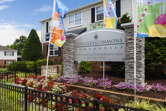 Kingsley Commons Townhouses Entrance Signage